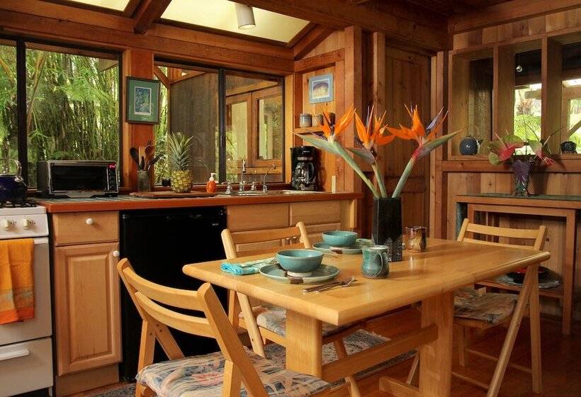 مبيت وإفطار Volcano Rainforest Retreat