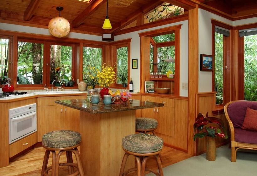 مبيت وإفطار Volcano Rainforest Retreat