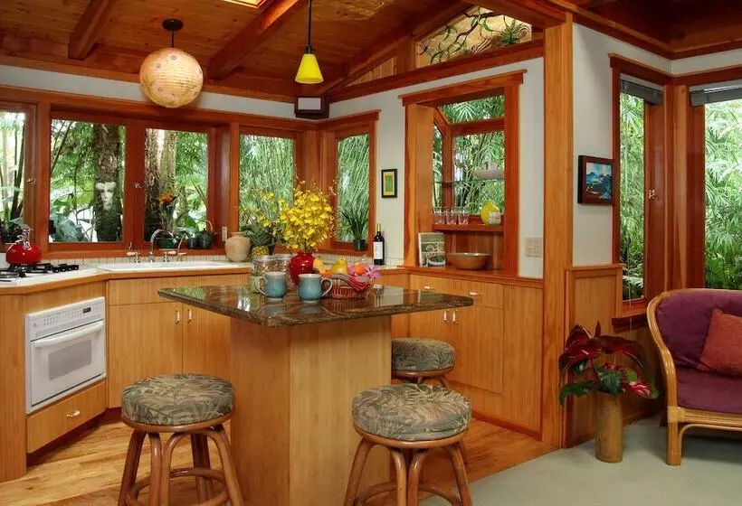 تختخواب و صبحانه Volcano Rainforest Retreat