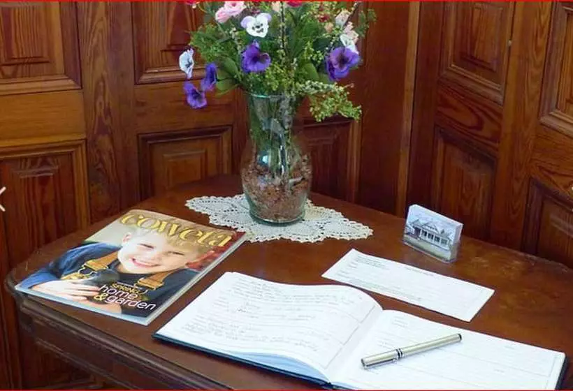 Hogan House At Rose Hill B&b