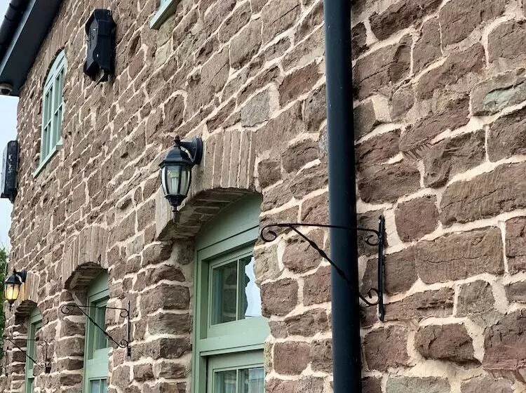 Hostelli England's Gate And Coachhouse