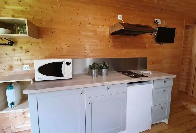 Hotelli Camping Les Vernieres La Bourboule Sancy
