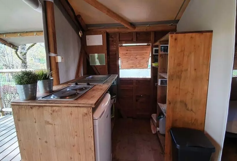 Hotelli Camping Les Vernieres La Bourboule Sancy
