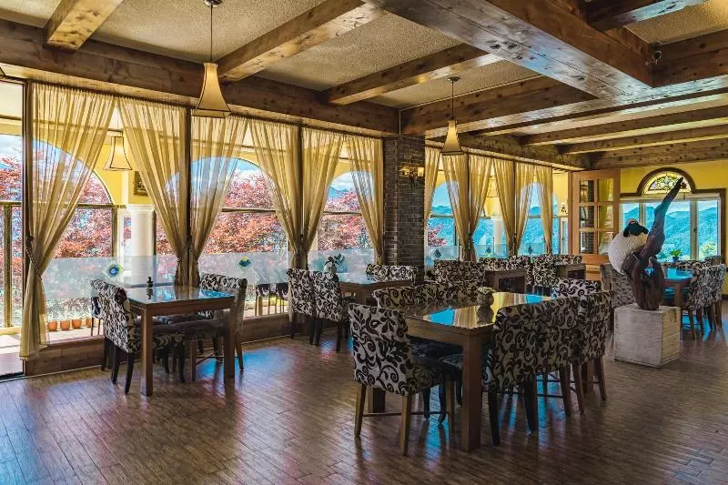 هتل Egmont Resort