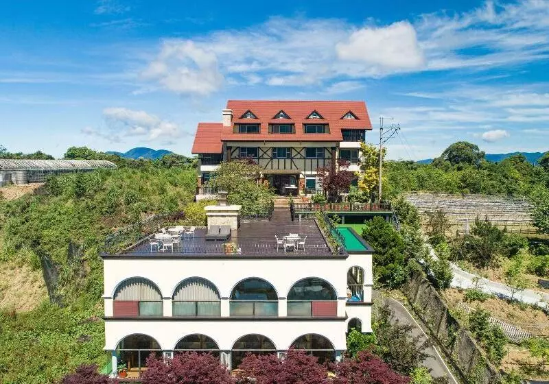 هتل Egmont Resort