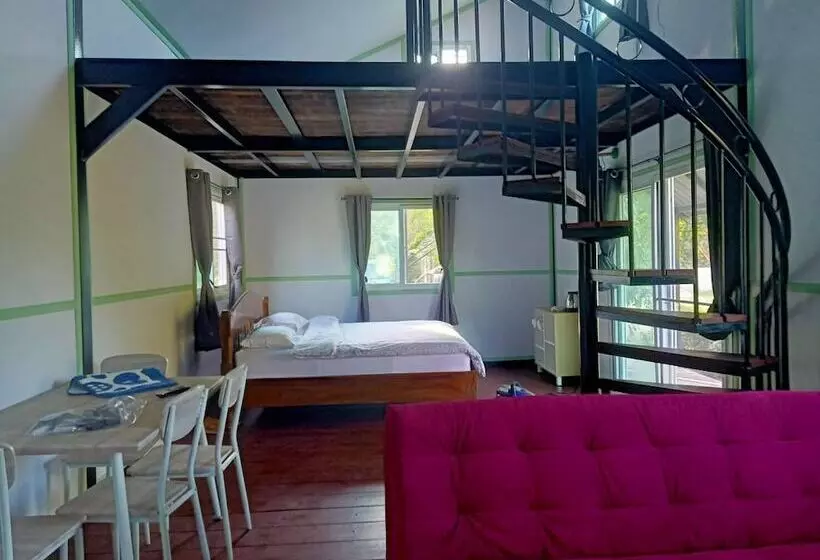 Hotelli Les Collines Resort