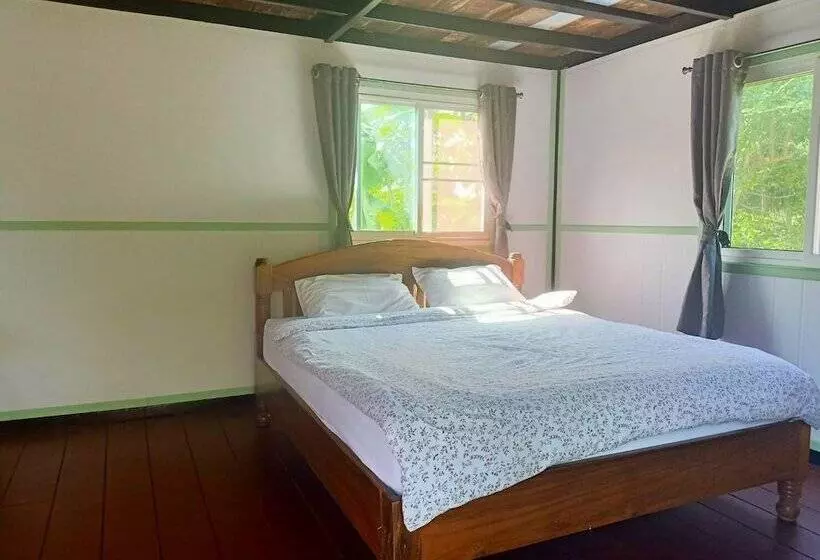 Hotelli Les Collines Resort