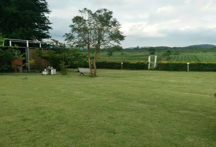 Hotelli Les Collines Resort