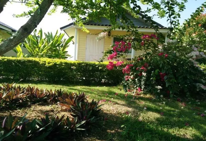 Hotelli Les Collines Resort