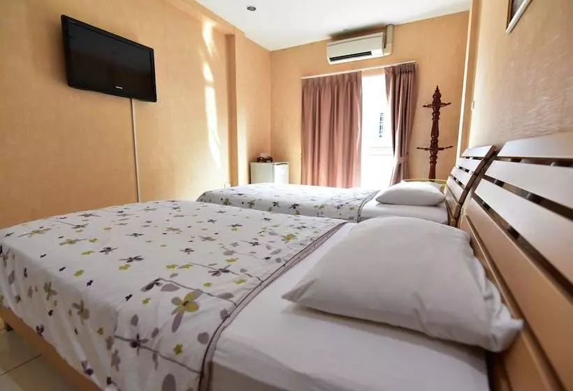 هتل Sansabai House