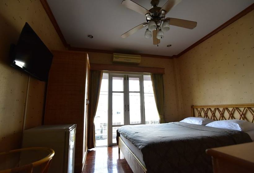 ホテル Sansabai House