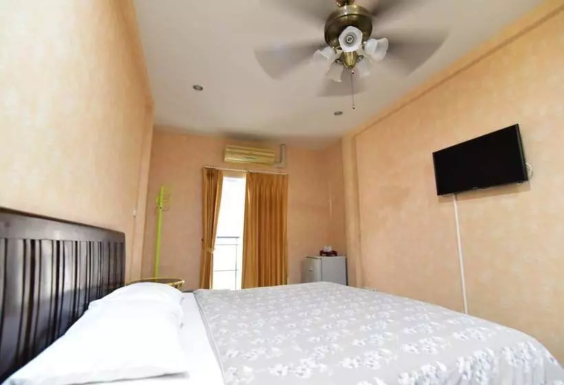 هتل Sansabai House