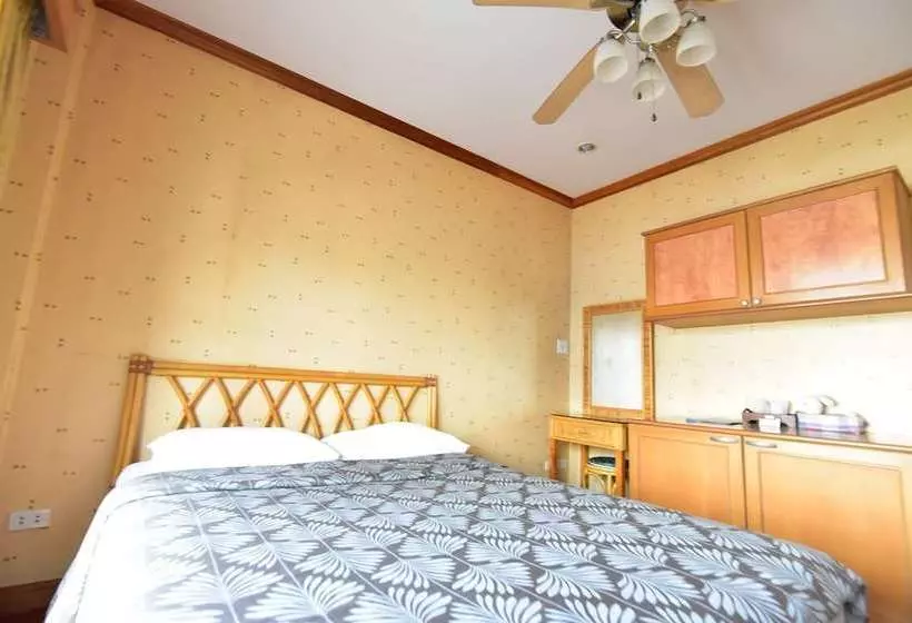 هتل Sansabai House