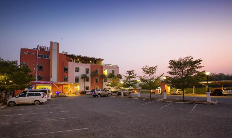 Hotel Tharakiree Place