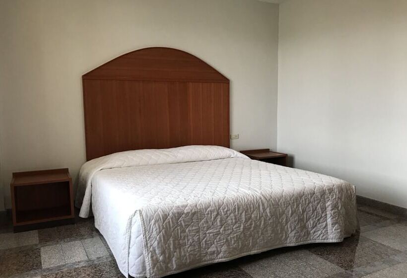 Lopburi Residence 2 Hotel And Resort