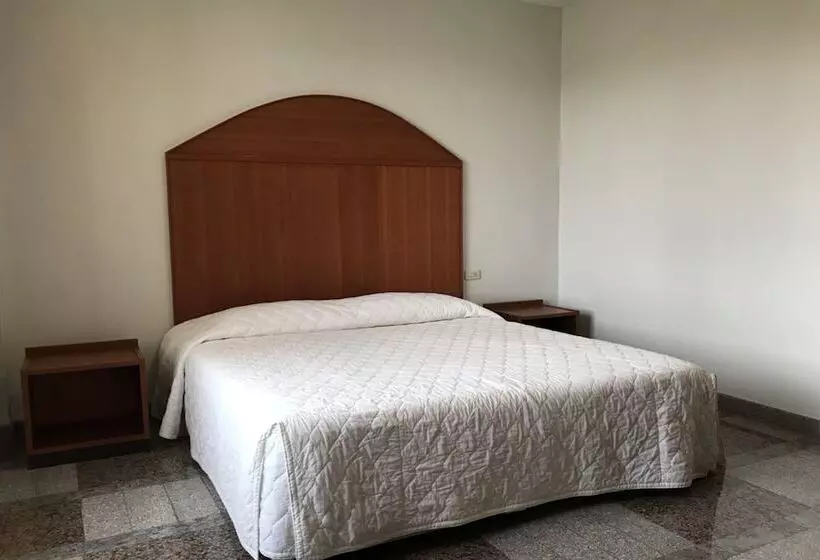 Lopburi Residence 2 Hotel And Resort