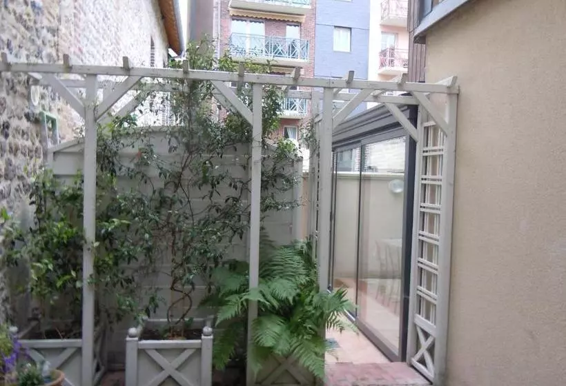Modern House In Central Honfleur