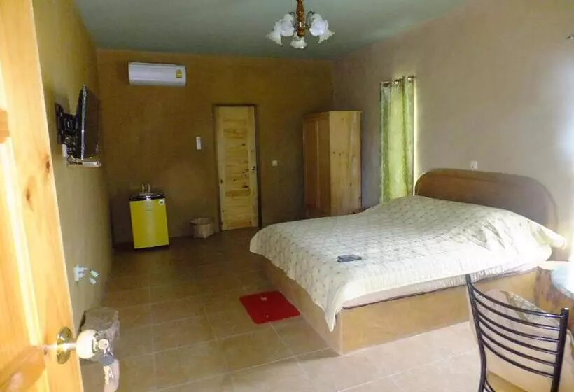 ペンション Baandin Resort