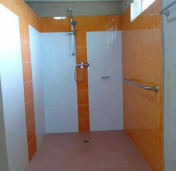 ペンション Baandin Resort