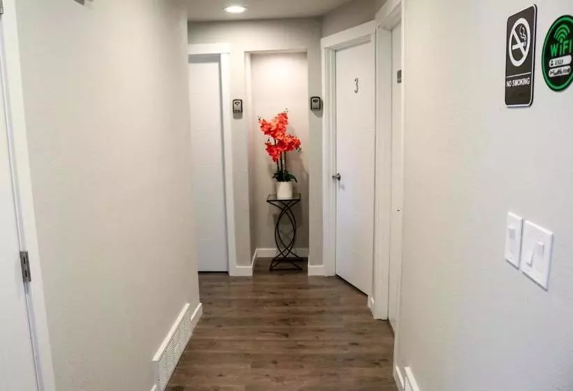 Majatalo North Seattle Guesthouse