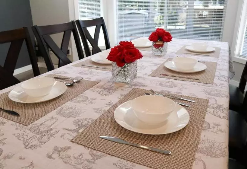 Majatalo North Seattle Guesthouse