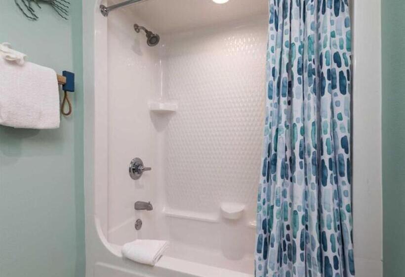 Phoenix On The Bay 2208 By Meyer Vacation Rentals