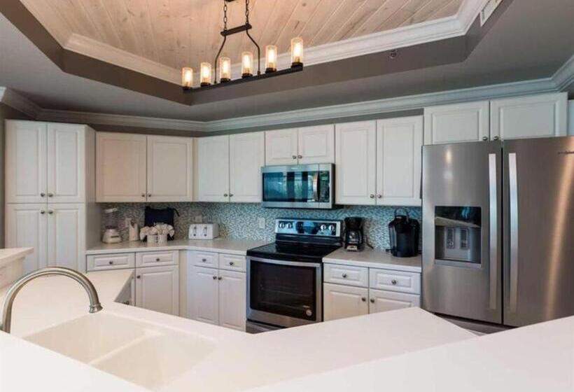 Phoenix On The Bay 2208 By Meyer Vacation Rentals