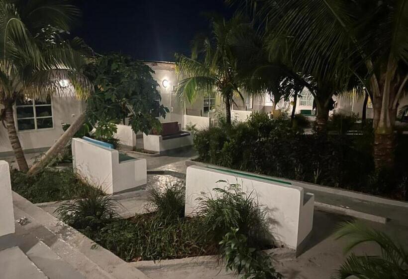 Hotel Sunseabar Beach Resort