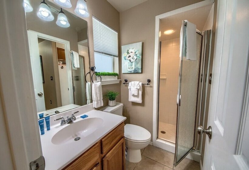 Texas Two Step At Waterwheel