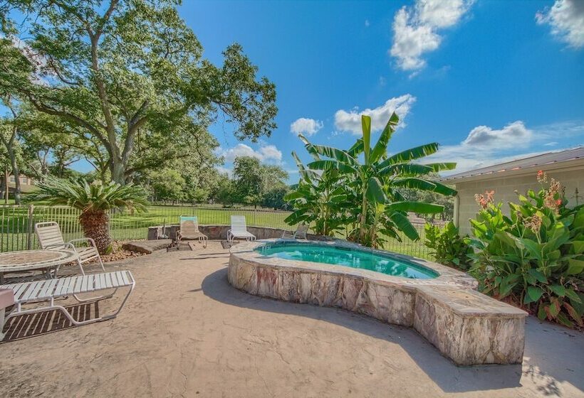 Texas Two Step At Waterwheel