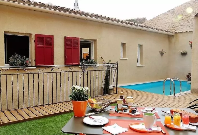 ベッドアンドブレックファースト Eden Roque