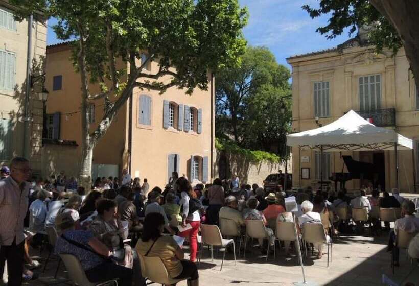 ベッドアンドブレックファースト Eden Roque