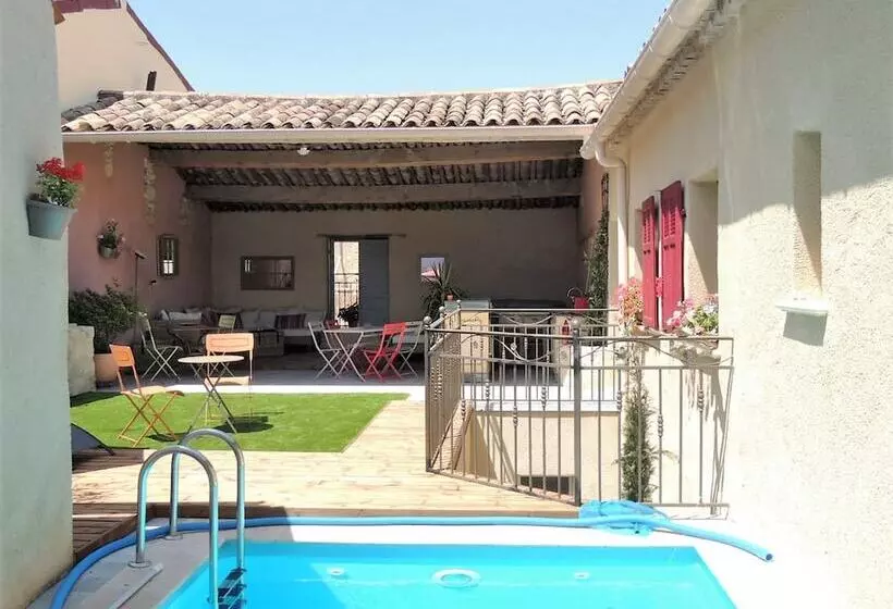 ベッドアンドブレックファースト Eden Roque