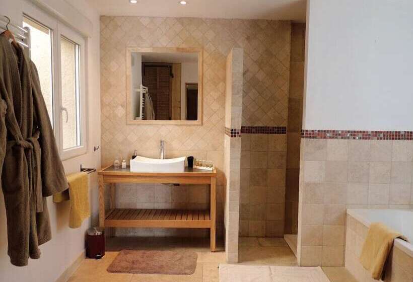 ベッドアンドブレックファースト Eden Roque