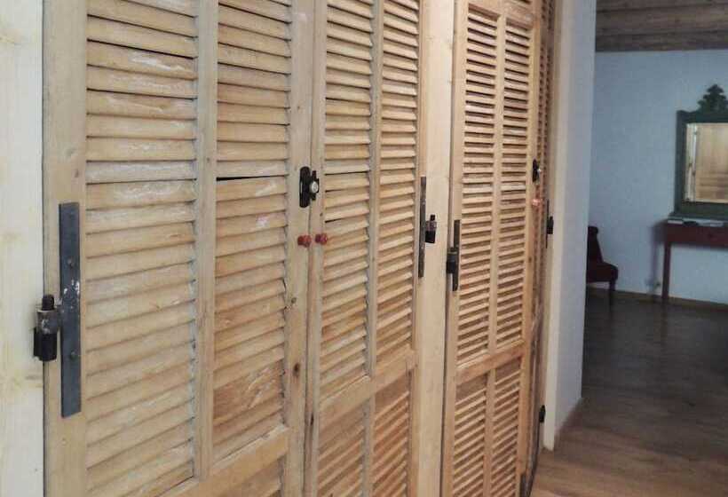 ベッドアンドブレックファースト Eden Roque