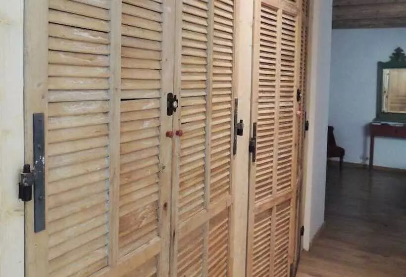 ベッドアンドブレックファースト Eden Roque