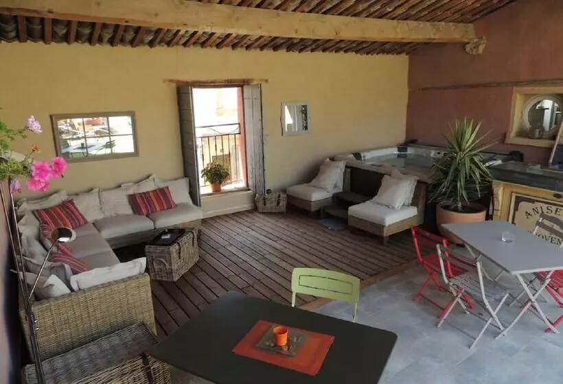 ベッドアンドブレックファースト Eden Roque