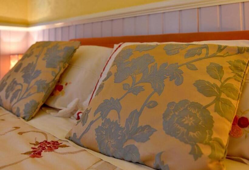 住宿加早餐  The Warren Guest House