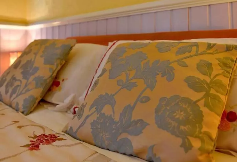 Aamiaismajoitus (B&B) The Warren Guest House