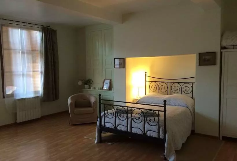 تختخواب و صبحانه Ultreia Moissac