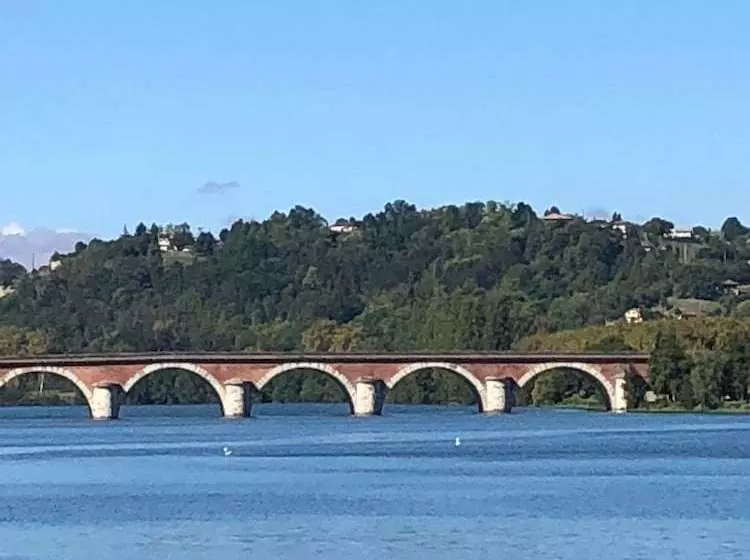تختخواب و صبحانه Ultreia Moissac
