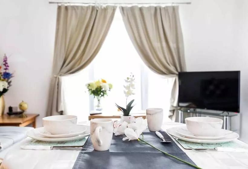 Grand Central Apartments