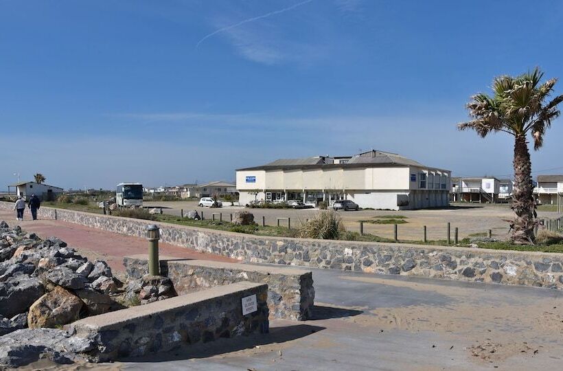 בית מלון כפרי Hôtel Le Grand Large