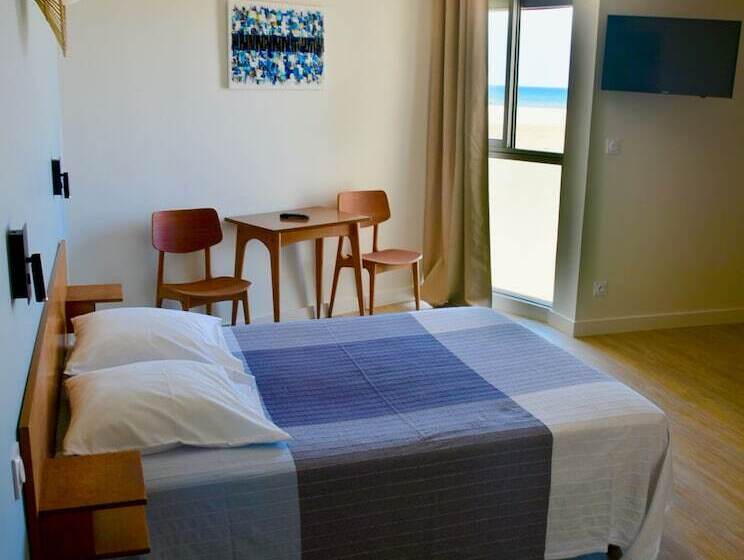 בית מלון כפרי Hôtel Le Grand Large