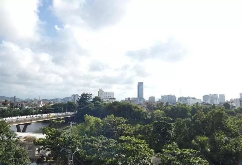 هتل Nam Phương Riverside Villa