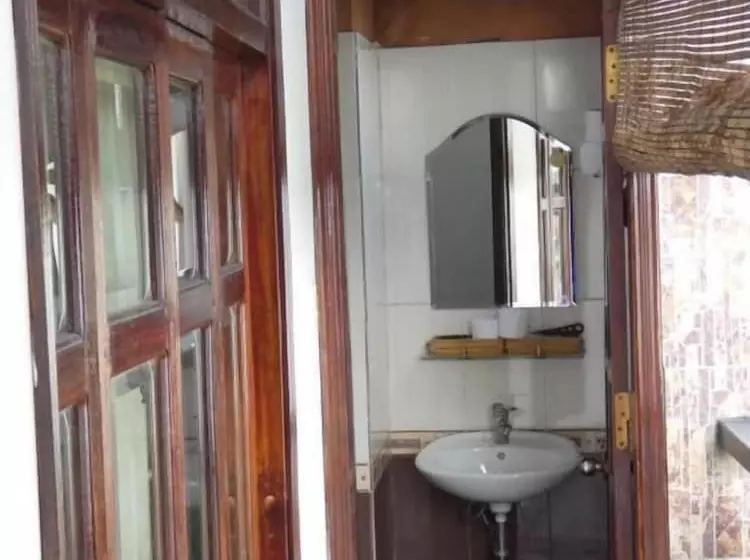 هتل Nam Phương Riverside Villa