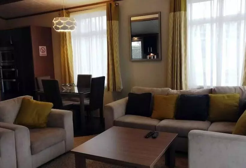 Hotelli Wild Rose Caravan Park