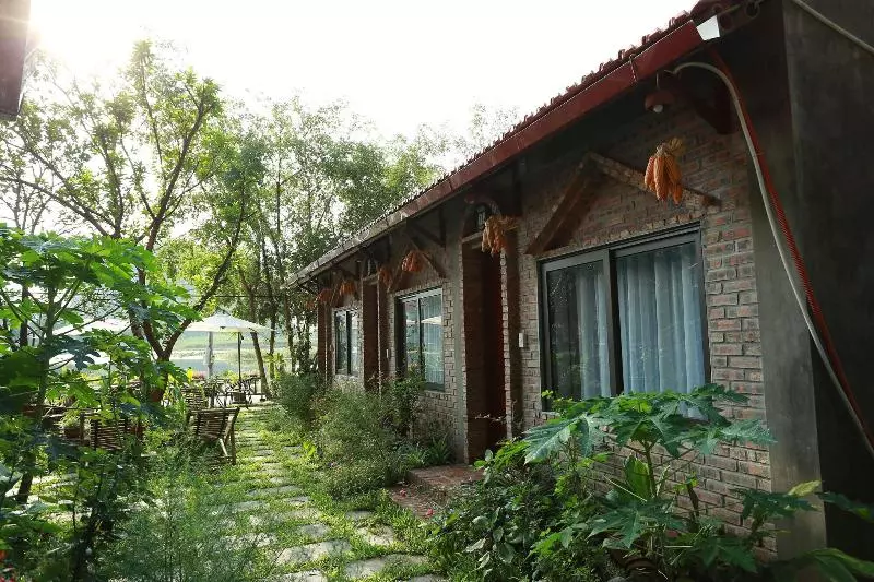 پانسیون Tam Coc Lakeside Homestay