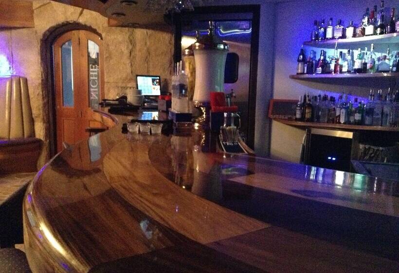 هتل Acacia Boutique