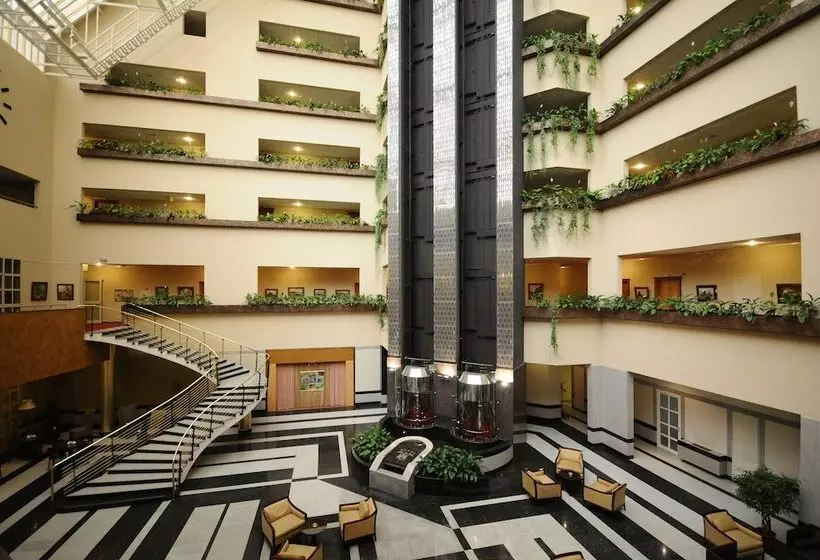 ホテル Atrium Palace